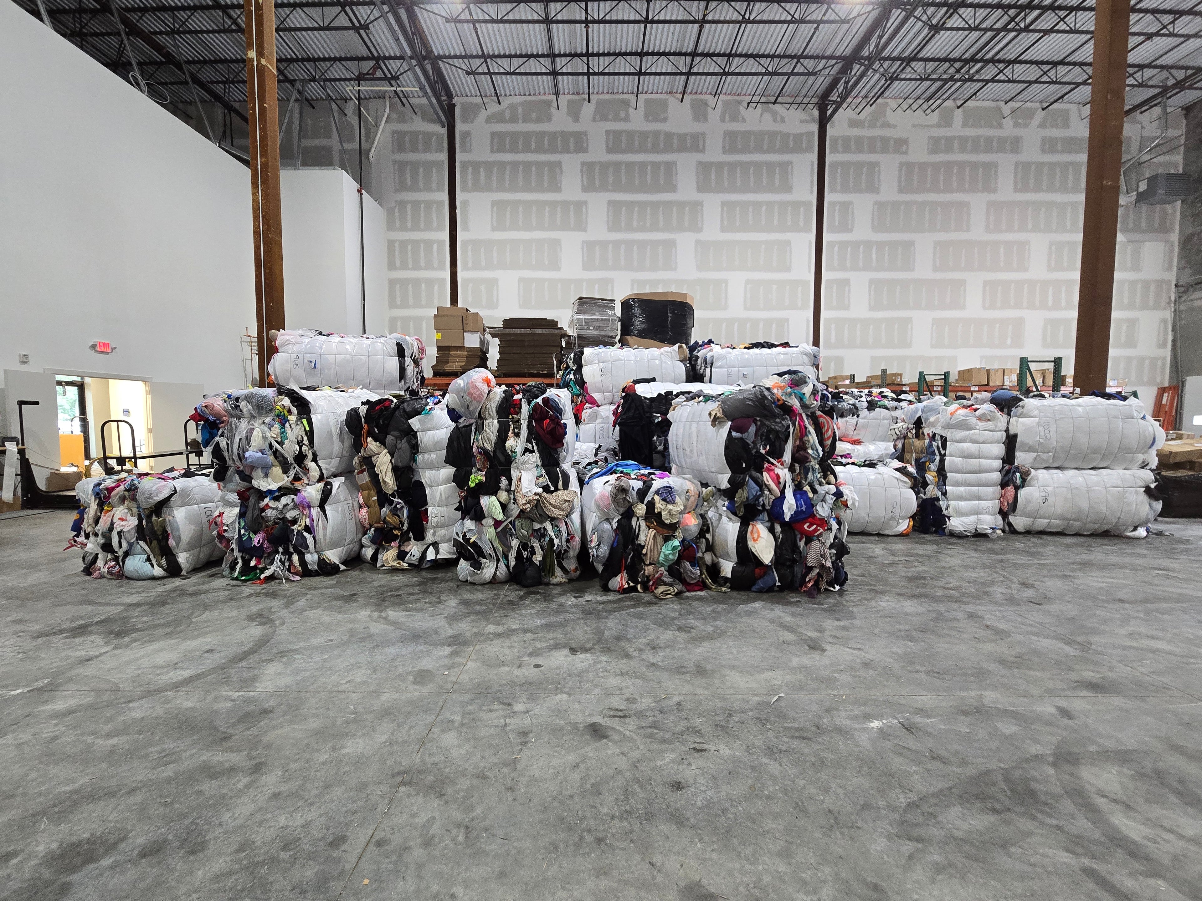1,000 Lbs Raw Unsorted Clothing Bale