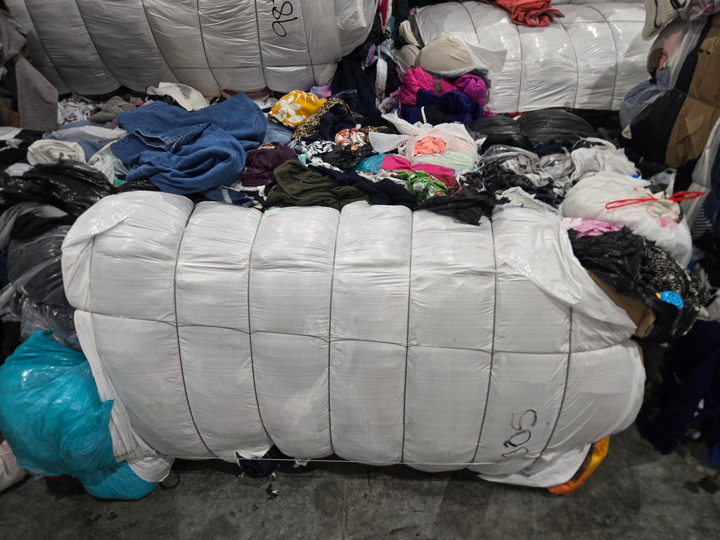 1,000 Lbs Raw Unsorted Clothing Bale